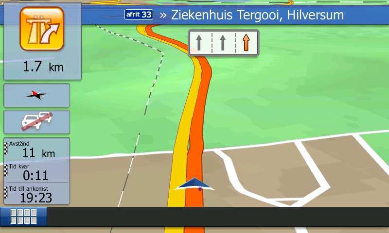2.3.3.4 Översikt över vägkorsning Om du närmar dig en motorvägsutfart eller en komplicerad vägkorsning och den information som du behöver finns, ersätts kartan med en 3D-vy av korsningen.