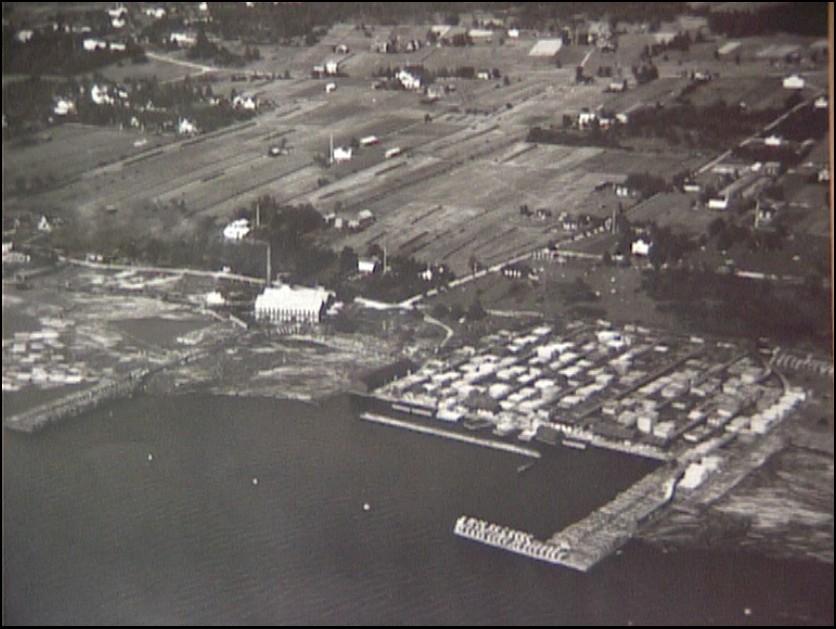 SÖRÅKERS BÅTSÄLLSKAP Historik. Båtklubben i Söråker bildades 1954. Under många år saknades en riktig småbåtshamn och medlemmarna hade sina egna små bryggor längs stranden.