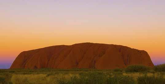 Dag 8 23 nov Ayers Rock Tidig morgon ger vi oss ut på en tur till Uluru där vi får se solen gå upp över den heliga och