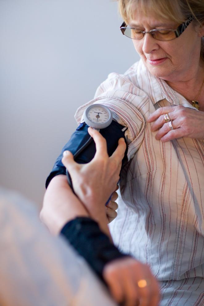 Justering av dosering Sjuksköterskor utan behörighet att ordinera ett visst läkemedel, får justera doseringen i en läkemedelsordination i de situationer där doseringen är beroende av en patients