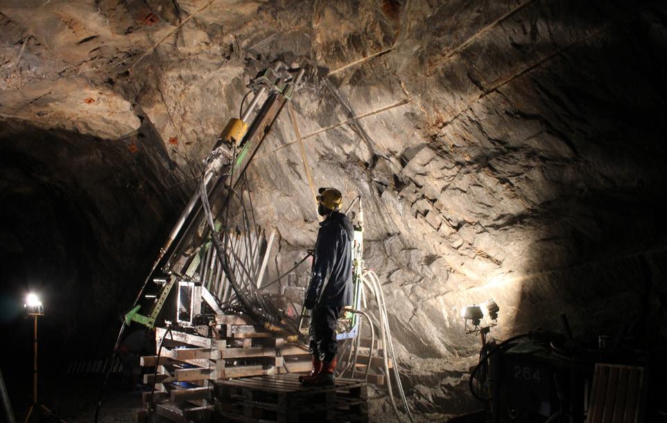 Historik När tidigare gruvtillstånd för gruvan vid Tipas grönstensbälte löpte ut 2005 ansökte och tilldelades Silver Resources Oy undersökningstillstånd för området.