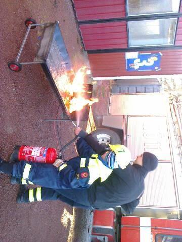 02-2016 Ålands Brand och Räddningsförbund MEDLEMSINFO En dag på brandstationen i Kökar: Släckarövning med Jon. INFO FRÅN VERKSAMHETSLEDAREN Hej alla kårer! Här kommer ett fullspäckat Medlemsinfo!