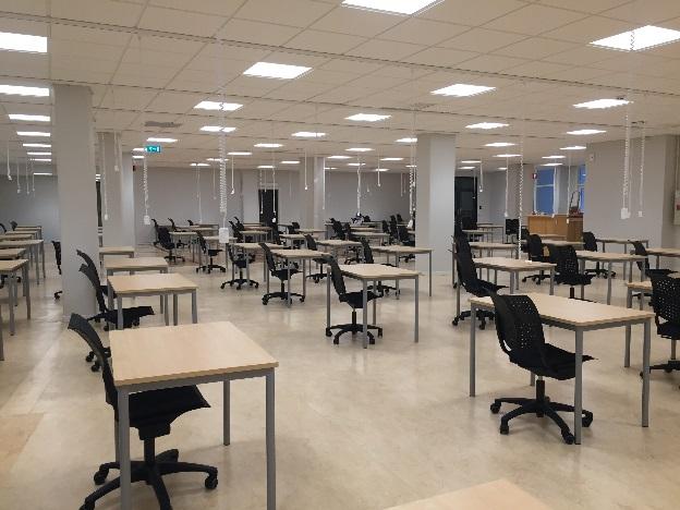 Ett par dagar innan nästa tillfälle, när en studentgrupp från institutionen för Språk och litteraturer skulle tentera i samma sal, hade en ganska otäck lukt börjat sprida sig i lokalen.
