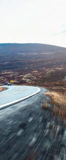 Trollstigen i Norge är en förbrukningshöjande upplevelse som är värd varenda bränsledroppe. Hybrid4 har egen kraftmätare samt mindre växelväljare.