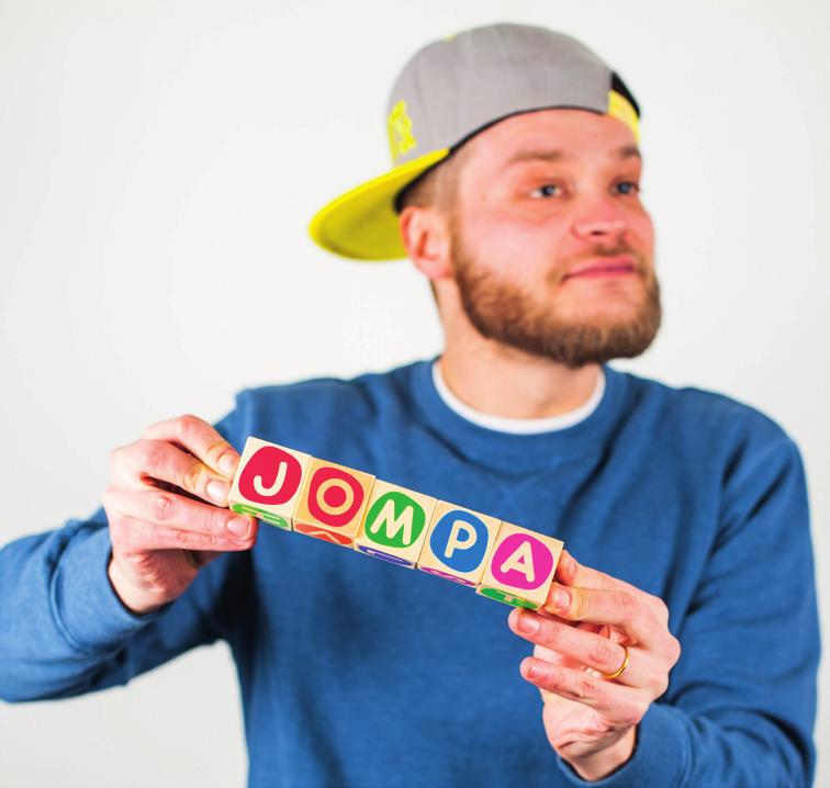 Foto: Patrik Alen Hiphopsagor Jompa en sagotant i ny tappning En föreställning med stora och små historier med glimten i ögat och tydliga budskap kring bland annat vänskap, genus och trafiksäkerhet.