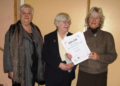 Falun Falun Dalarnas seniorvänligaste kommun! S Kerstin Stafås, Annika Grönqvist och Catharina Hjortzberg-Nordlund. PF Daladistriktet har utsett Falun till Dalarnas seniorvänligaste kommun.