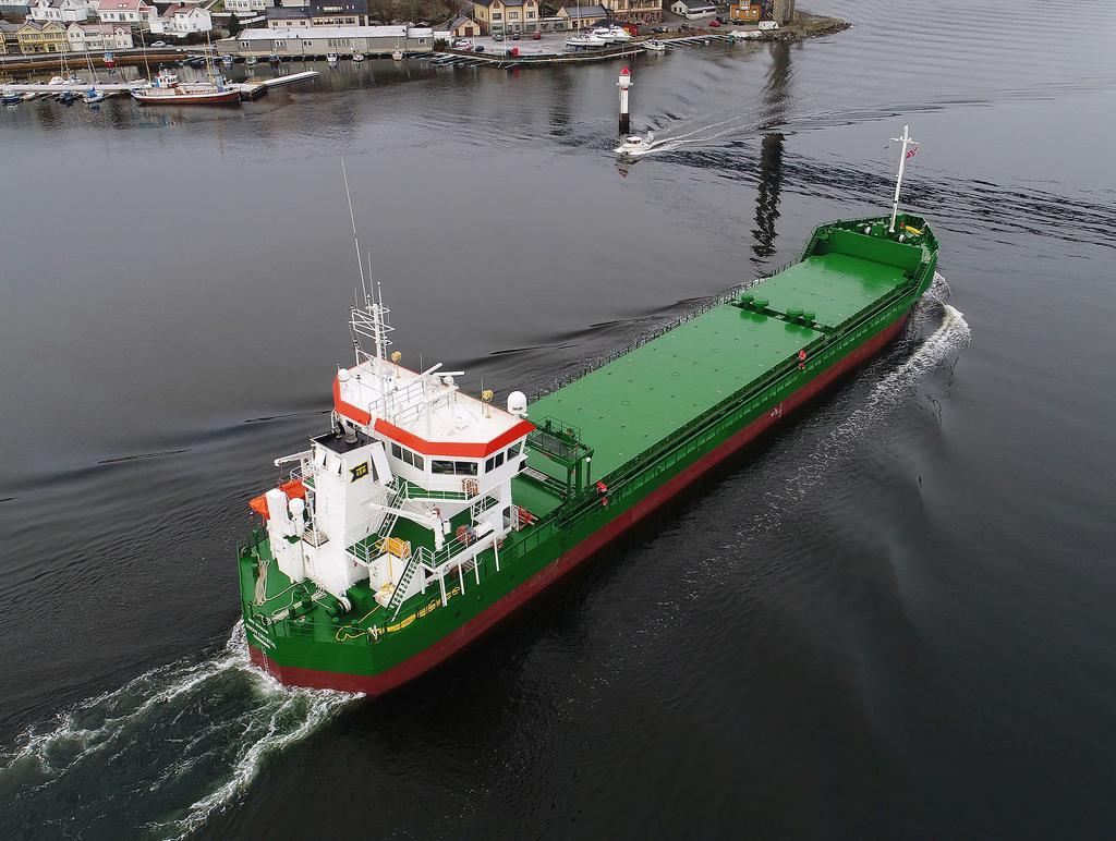 ERIK THUN AB 1938-2018 Snow Crystal Foto: Arkiv Erik Thun AB OP Ship AB startades i april 2017 när Thunbolagen köpte majoriteten av aktierna i OP Svensson Shipping AB, och slog ihop det med