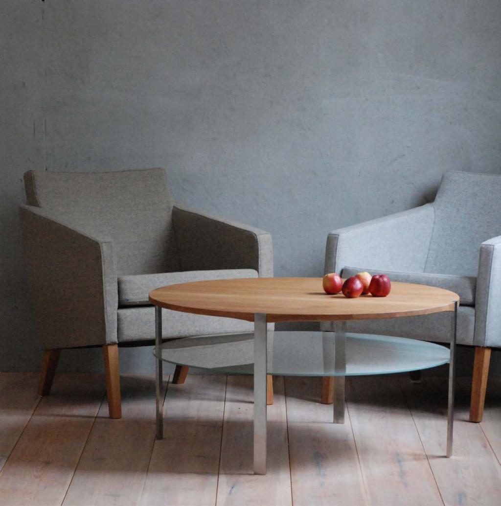 Minimalism på njutbart vis Furillen är en serie minimalistiska soffbord med skiva i