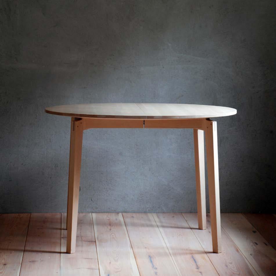 MATBORD Hejde Matbord som konst och funktion Hejde är namnet på vårt matbord med eleganta runda former.