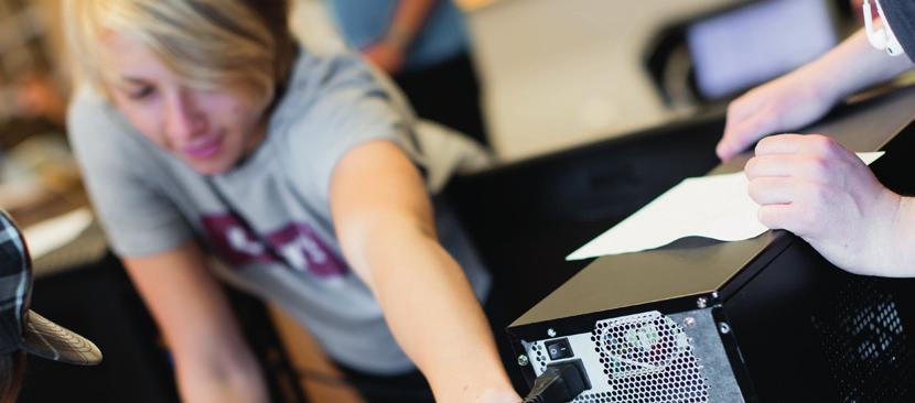 El och energi Inriktning: Dator och kommunikationsteknik Vårt El- och energiprogram utmärker sig genom att utbildningen blandar studiebesök, projekt och praktik på ett sätt som gör våra elever mycket