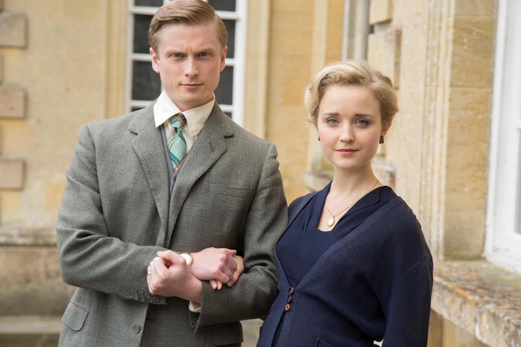 FATHER BROWN Frikyrkan Church of Apollo kommer till stan och Susie fascineras av den karismatiske ledaren Kalon.