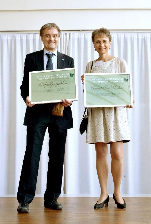Miljömedicinska priset till Maria Shoshan och Jan-Inge Henter Det har blivit en härlig tradition att på försommaren varje år dela ut Cancer- och Allergifondens miljömedicinska pris, ett av de största