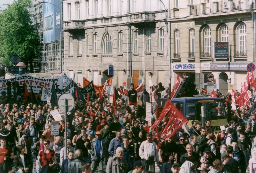 Ekonomiska och sociala kommittén det civila samhällets röst 353 ledamöter Företräder fack, arbetsgivare, bönder, konsumenter och