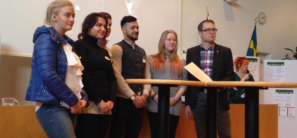 Rådslaget - dagsprogram 9:00 Eleverna börjar ställa iordning sin del av utställningen 10:00 Utställningen öppnar för allmänheten 11:30 Lunch