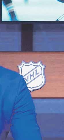 HOKEJ 17 Zatiaľ je to len špekulácia, Iľja ešte s nikým nepodpísal kontrakt. Je to stále výborný hokejista, v NHL mal v minulosti priemer bod na zápas, rovnako v KHL. V NHL by sa znova mohol presadiť.