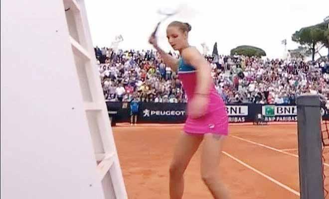 svetový šampionát do Ruska. Obsahuje totiž kapitolu s radami, ako zbaliť ruské ženy. Sú krásne a preto sa s nimi muži chcú vyspať.