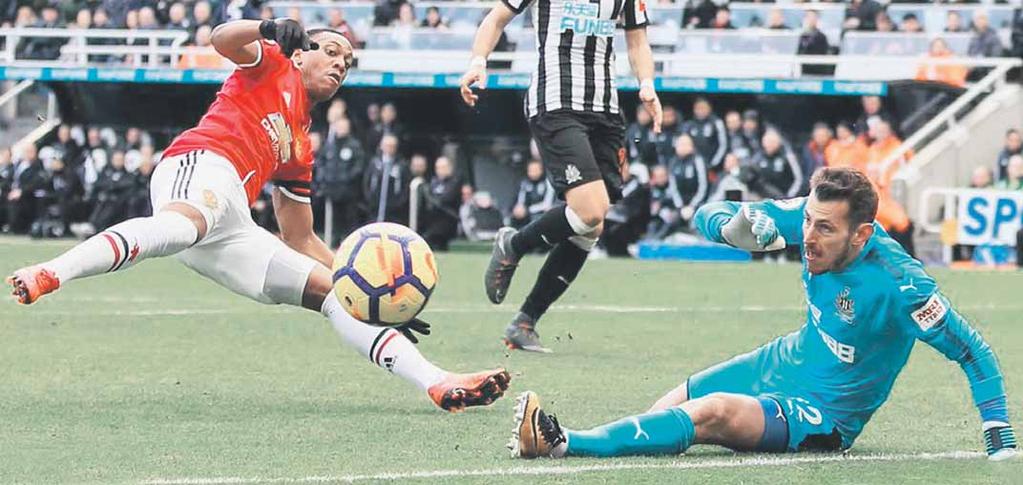 FUTBAL 5 Gestikulácia počas záverečného súboja sezóny s FC Chelsea, v ktorom Newcastle United dominoval (3:0). FOTO NUFC.CO.