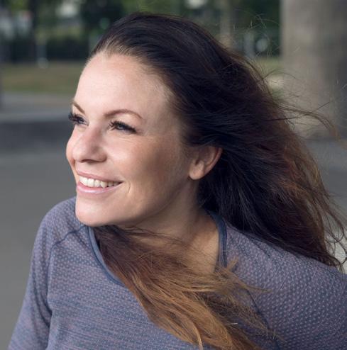 Sofie Roback 10.00 10:40, Studio Grön Booty move Instruktör, Utbildare för Nordic Wellness och Gruppträningskoordinator för Skåne med ett förflutet som PT.