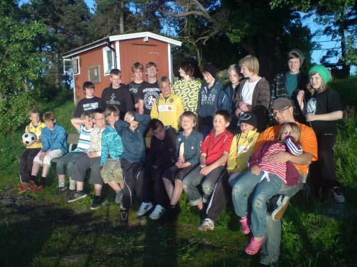KÅRHAJK - ÅLEMS SCOUTKÅR Ålems Scoutkår var i juni på Kårhajk på Matje i Timmernabbens skärgård. Scouter från spårare, upptäckare, äventyrare och utmanare var med samt alla ledarna.