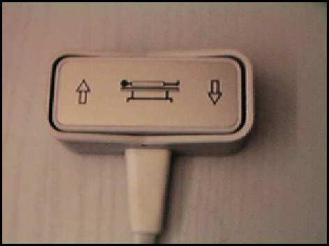 Alla elektriska kablar måste aviågsnas bort från de sängdelar som är i rörelse.