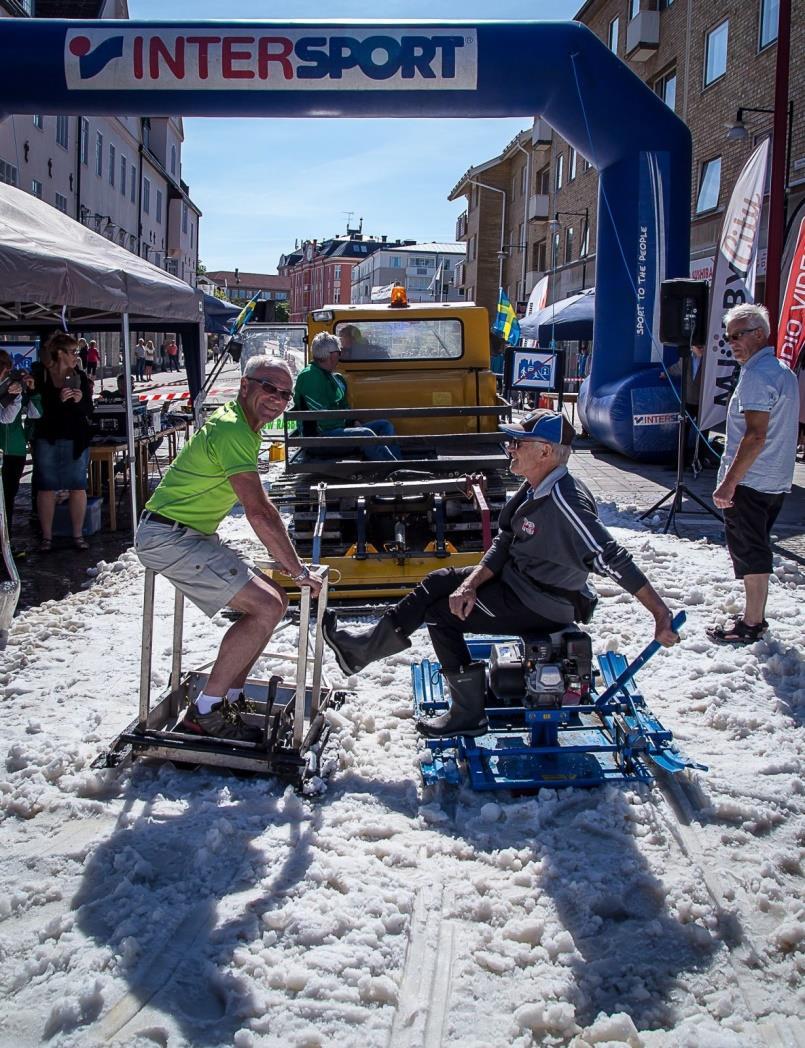 För att ytterligare höja vår förmåga att producera skidspår med hög kvalitet utökas antalet anslutningspunkter för el och vatten kring skidstadion.