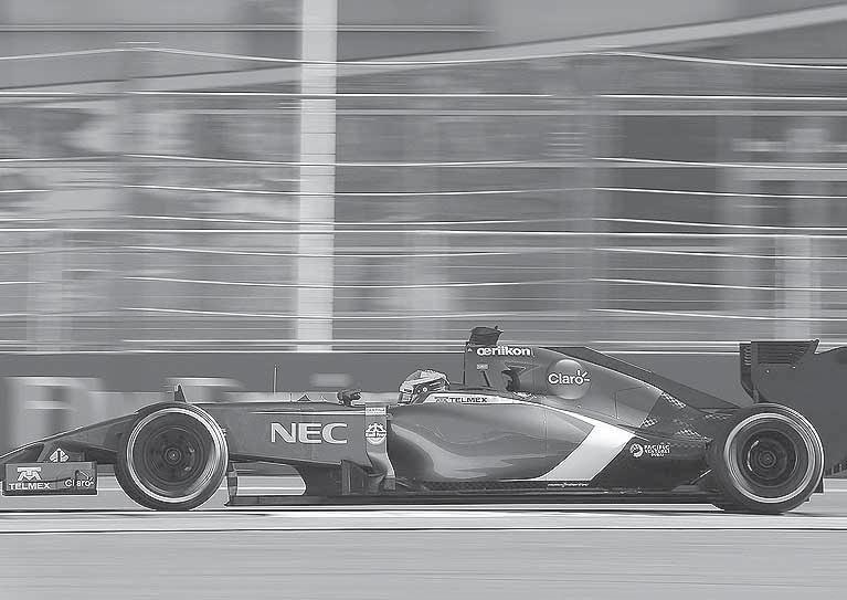 Jeho dvaja najväčší súperi Hamilton a Rosberg by smeli získať len minimum bodov. Konkrétne Brit iba sedem a nemecký pilot dvadsaťštyri.