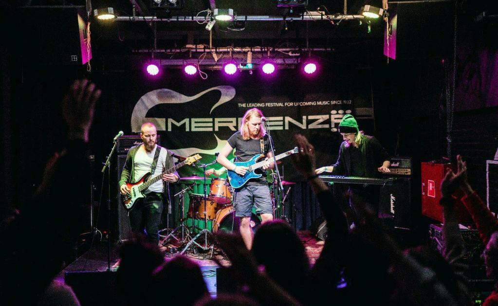 6 Artister i år är Multiply, Andreas Forsberg, Cristian Gummerus och Simon Ådahl med band. Vi bjuder på ett brett sortiment av musik från skön pianodriven sång till progressiv metall.