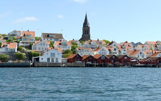 BÄDDAT FÖR FANTASTISKA UPPLEVELSER ÖPPET ÅRET RUNT! Tel +46 (0)525 32001 info@vaderoarna.com #theweatherislands www.vaderoarna.com www.vasco.