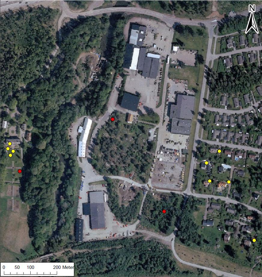 Hela området, inklusive Vänern, omfattas av riksintresse för rörligt friluftsliv. Cirka 400 meter nordväst om fastighetsgränsen återfinns en badplats.