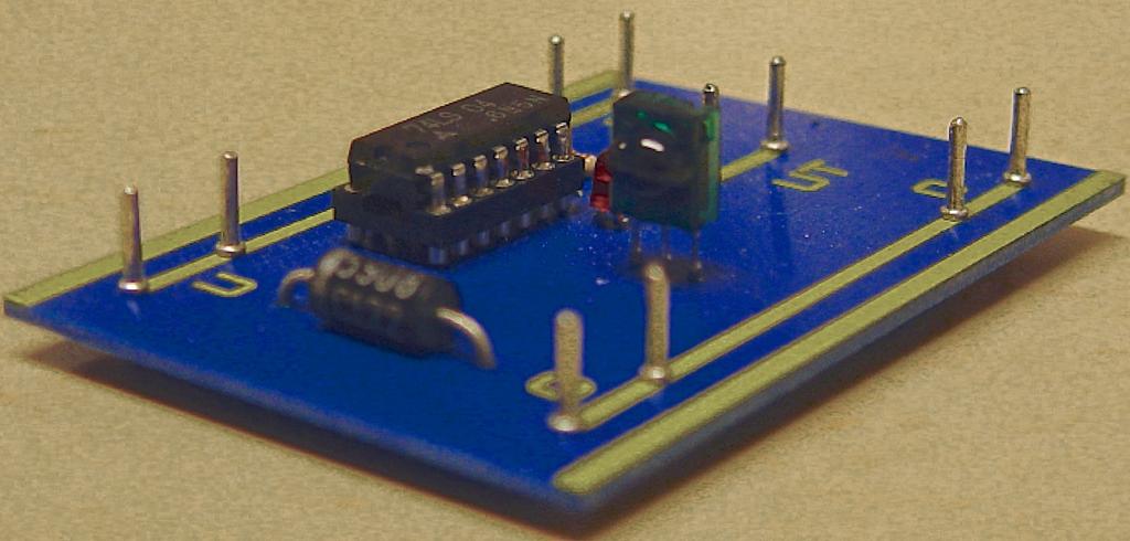 IR-mottagare Datorteknik Datablad IR-mottagare v0.2 Mottagaren är en enhet som enbart lyssnar efter 38 khz-modulerat infrarött ljus.
