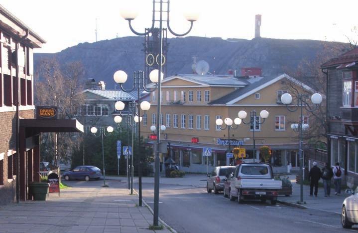 / / Centrum behöver förtätas och byggas om och butiker som är kvar behöver flyttas närmare varandra.