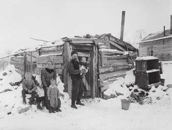 Utsikten att anlägga en järnväg möjliggjorde transport av den tunga lasten till utskeppningshamnarna i Luleå och Narvik. Gruvbolaget LKAB grundades 1890, och blev en drivande aktör i utvecklingen.