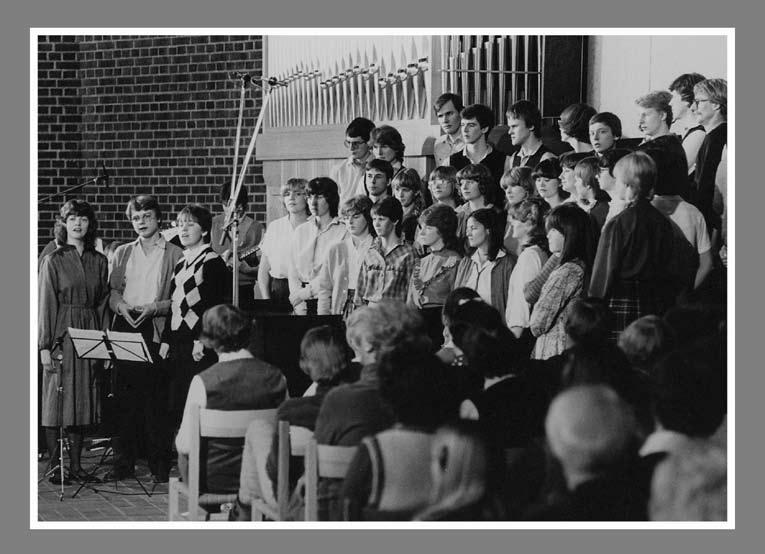 Nostalgi-rutan Nedslag i Hammarbykyrkans historia Två gånger har TV varit på besök i Hammarbykyrkan och sänt gudstjänster. Den första gången var på vintern 1982.