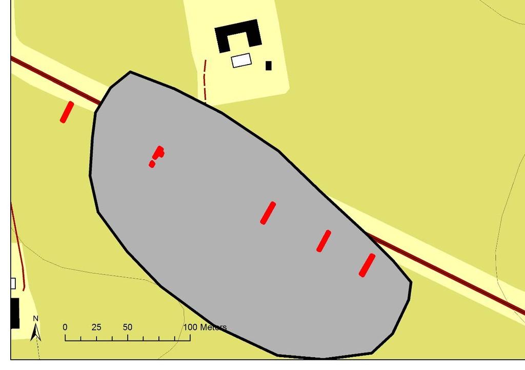 Figur 5. Område 3 med schakt 1 5 från väster. Schakten är rödmarkerade. Gråmarkerat område har enligt Arrhenius fosfatkarta 1929 1934 förhöjda fosfatvärden. Lantmäteriet:12014/00714.