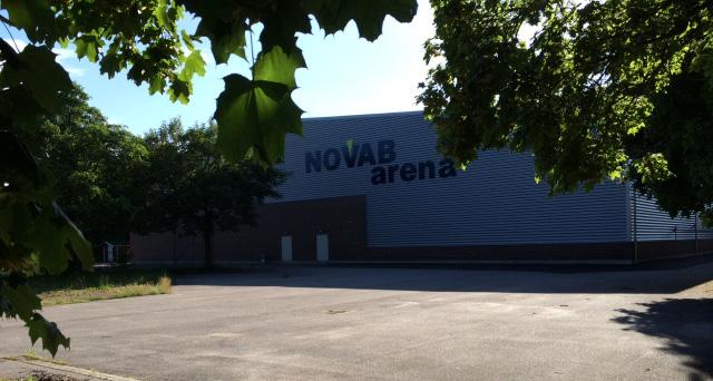Novab Arena - en viktig del av IBK Lockerud Mariestad Till säsongen 2012/2013 stod en ny arena klar med totalt fyra innebandyplaner.