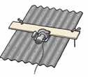 Hål Skruvhålen borras efter att pannornahar lagts på plats på taket. Hålen borras i pannans vågtopp vinkelrätt mot takytan.