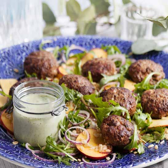 Kommande meny vecka 2 Recept 1: Grekiska biffar med fruktig sallad och örtdressing Recept 2: