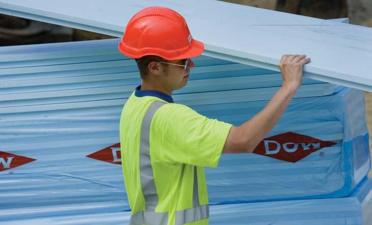 Fördelar med omvända tak Omvända tak har en mängd fördelar att erbjuda både under byggnadsfasen och sedan byggnaden färdigställts: Taket blir tidigt tätt och därför kan arbeten som kräver