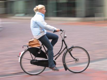 Cyklisten: Sammanfattning Trafikreglerna måste bli tydligare och bättre anpassade till cyklister för att åstadkomma säker cykling.