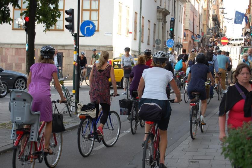 Trafikmiljön: Sammanfattning Trafikmiljön måste anpassas till cyklistens, och inte enbart motorfordonens,