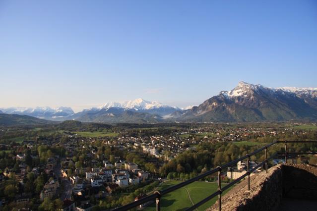 Via Maria, Salzburg St Wolfgang, 4 nätter 2(7) Dag 1 Ankomst till Salzburg Det är lätt att ta sig från Skandinavien till Salzburg.