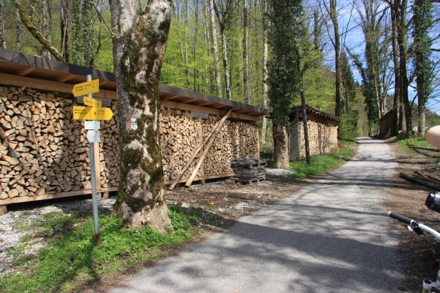 Ditt boende den här natten ligger ett par kilometer öster om Fuschl am See. Sammanlagd höjdmeter, stigning: 832 m, sänkning: 751 m. Medel vandring - 20 km, cirka 7 timmar Dag 4 Fuschl am See St.