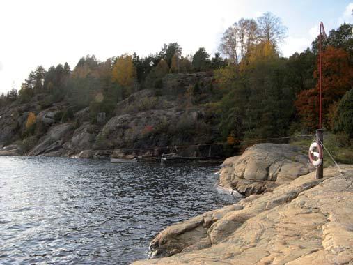 Fotovy från båtbryggan i Solvik mot de nedre delarna av Ravinen.