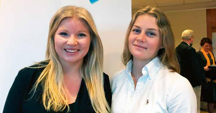 JÄMSTÄLLDHET OCH MÅNGFALD Sofia Hugosson och Rebecca Schwieler tilldelades årets uppsatsstipendium av Centrala Jämställdhets- och Mångfaldskommittén.