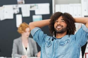 Föreläsningar inomhus Stressfri på stubben Lär dig självförsvar mot stress med hjälp av naturen (även om du är inomhus) Varför får inte zebror magsår?