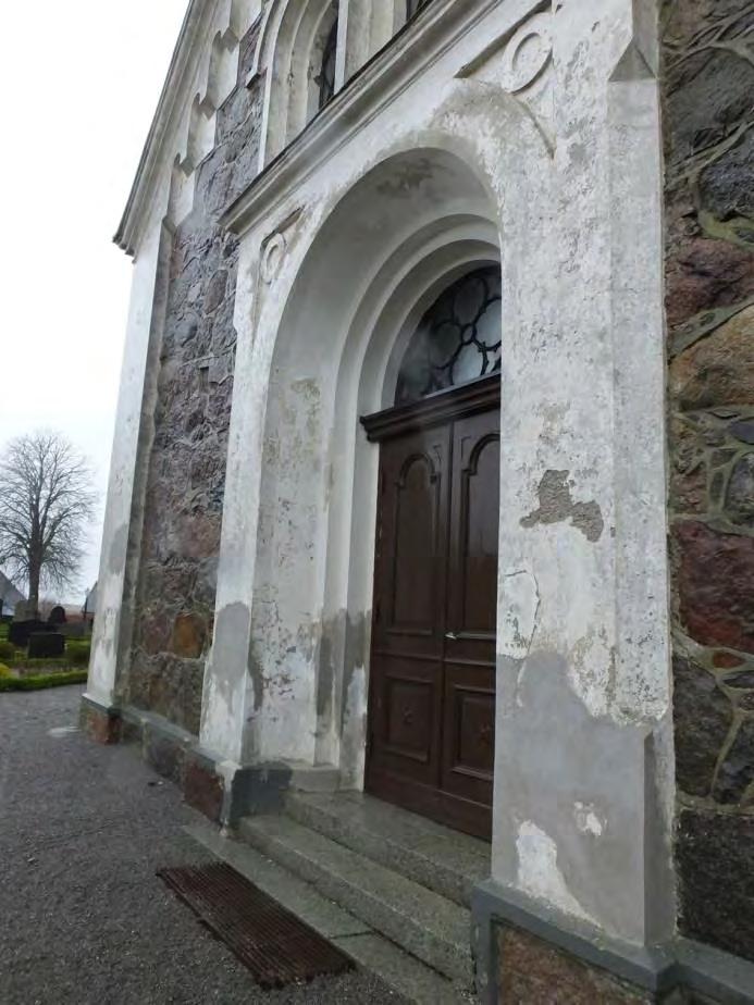 Vallösa kyrka Utvändig renovering Stora områden av fasaden hade tidigare lagat med ett hårt bruk
