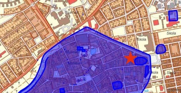 Figur 1. Karta över Ystads medeltida stadsområde, fornlämning 50, med den aktuella fastigheten Fredrik 8 markerad med en röd stjärna.