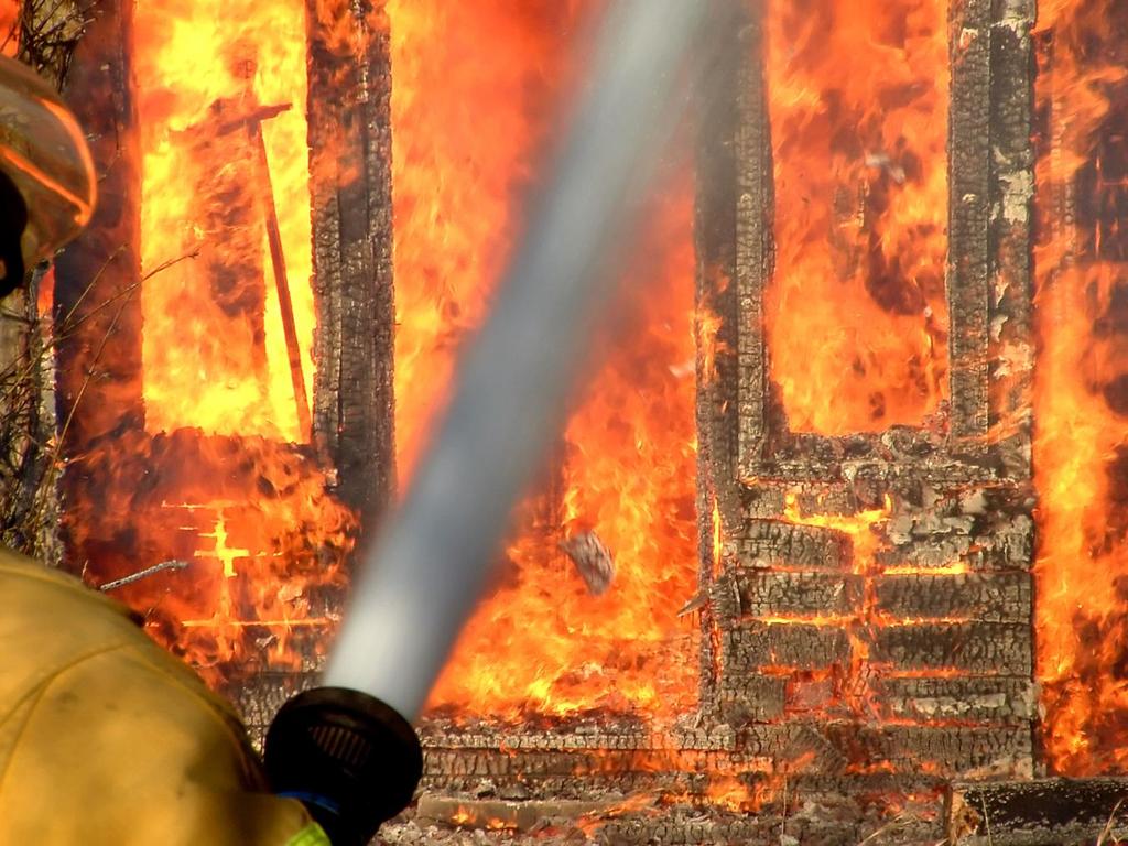 Brandförsäkring Brandförsäkringen gäller för skada till följd av : Brand Sotutströmning från eldstad