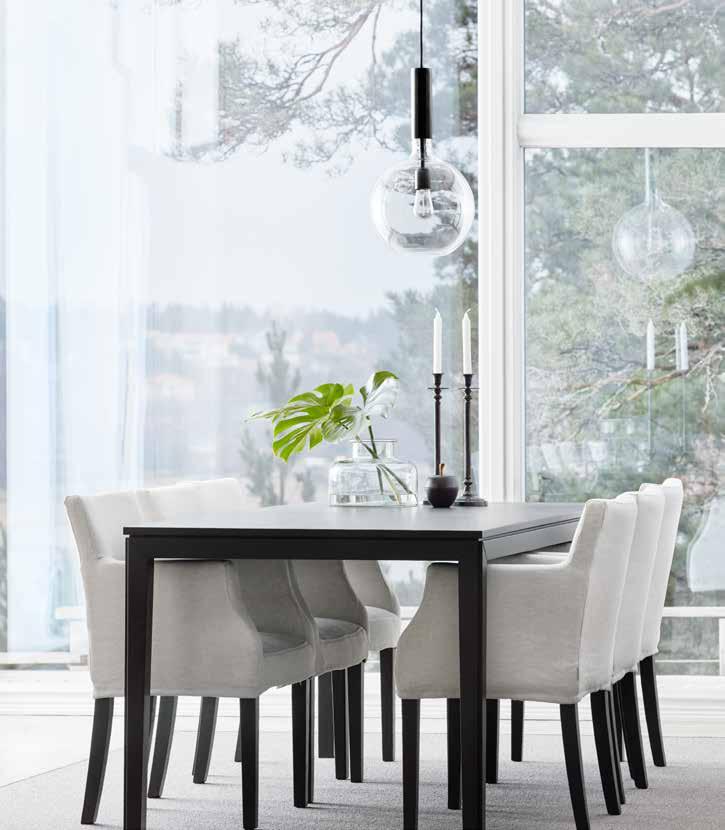 Matbord Edge Black och stolar