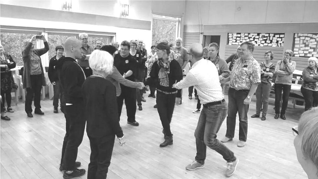 Squaredansseminarium i Kungälv På väg! var rubriken på squaredansseminariet som hölls på Nordiska folkhögskolan i Kungälv 15 16 november.